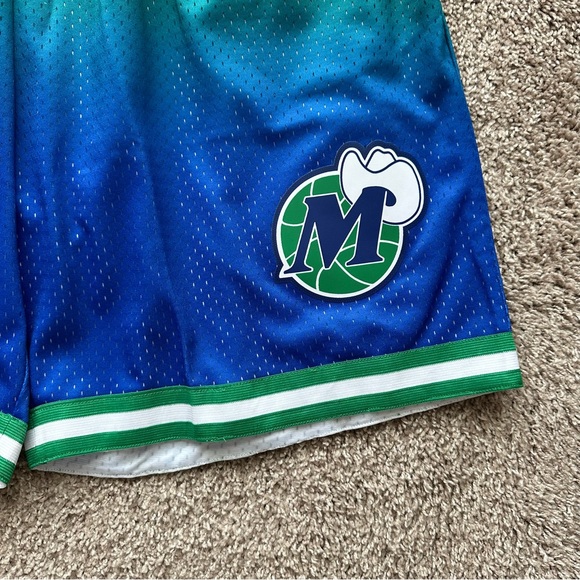 DALLAS MAVERICKS MENS MESH BASKETBALL SHORTS NBA HARDWOOD CLASSICS SWINGMAN NEW - Picture 4 of 5